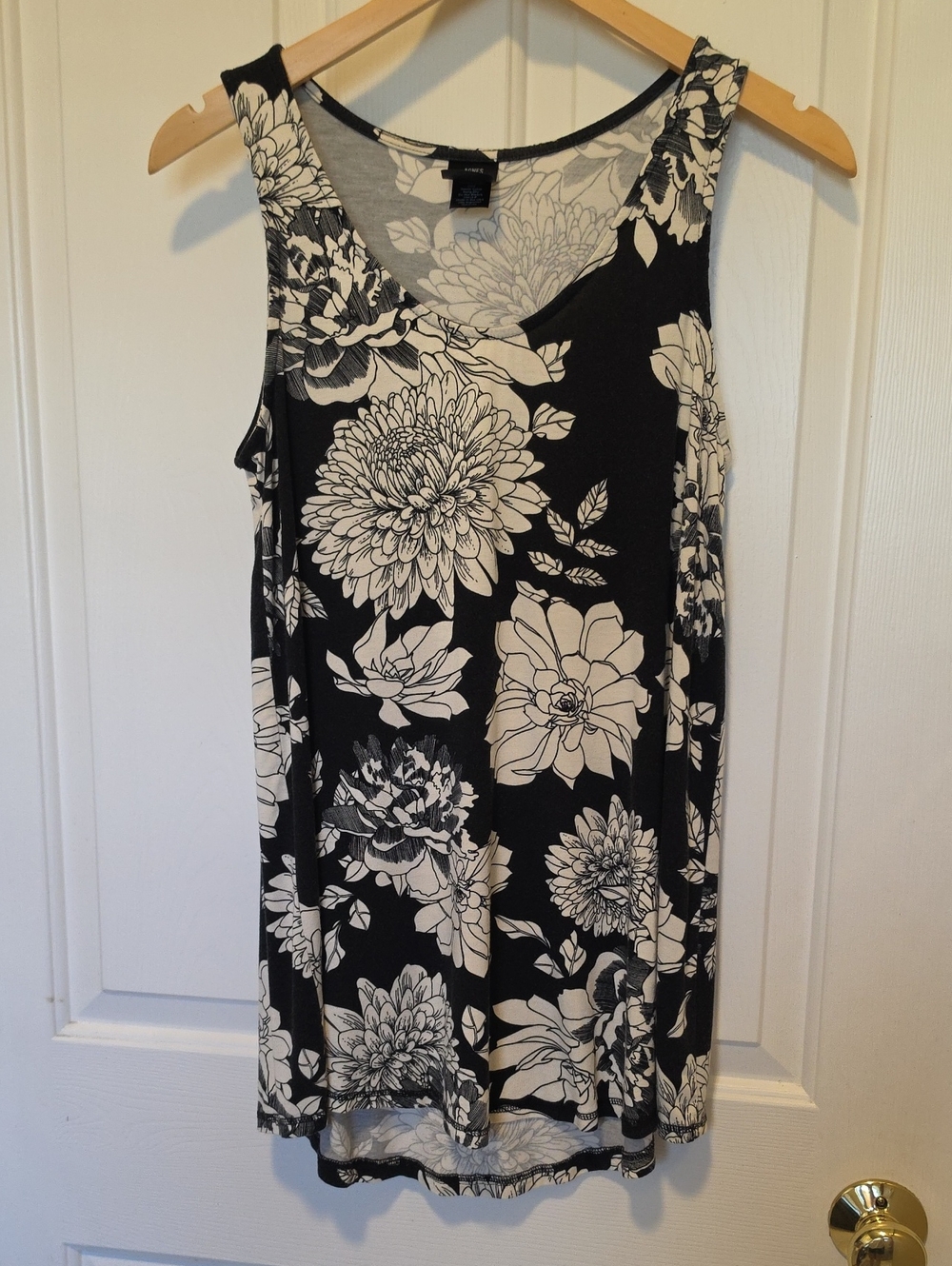 Agnes & Dora Black and White Floral Tank